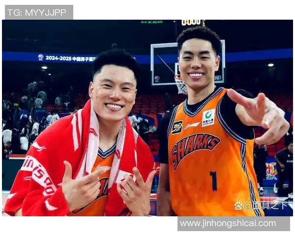 上海男篮与浙江男篮激战正酣谁能在这场对决中笑到最后