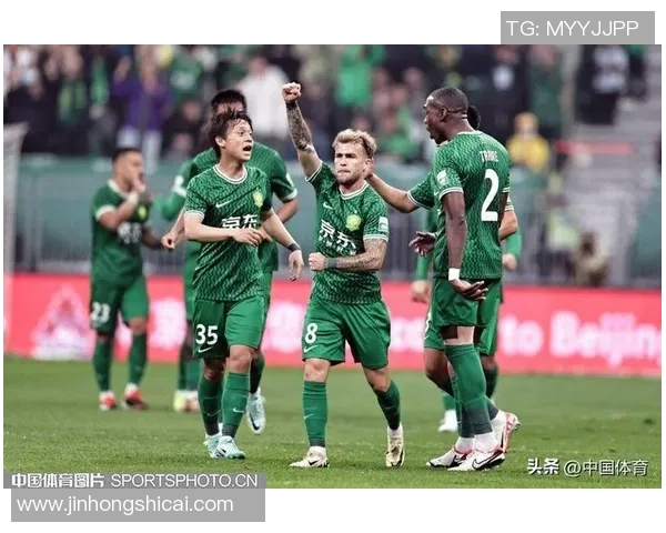 北京国安主场迎战河北华夏全力争胜展现球队实力与斗志